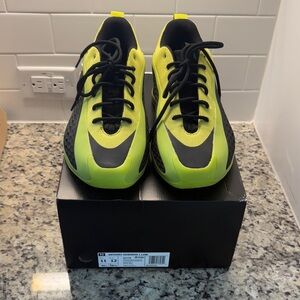 New Adidas Anthony Edwards 1
Low Basketball Shoes -Size 11 Men